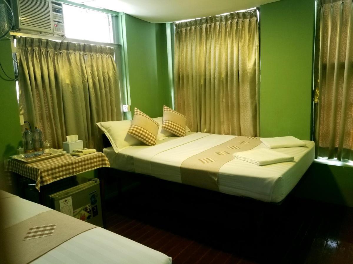 Hostel The Sat Yangon Exterior foto